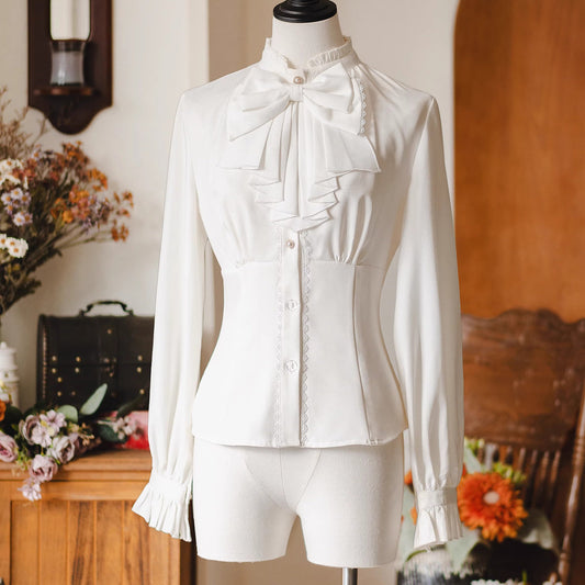 英国のお嬢様のクラシックブラウス