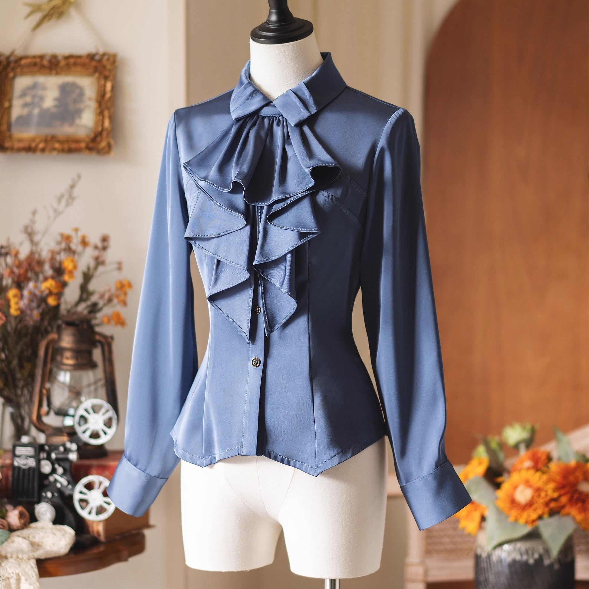 英国のお嬢様のクラシカルブラウス - Madonna Blue