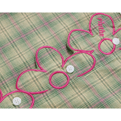 花びら刺繍のチェックシャツ