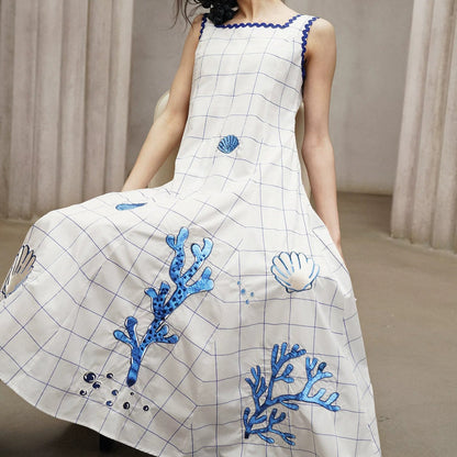 珊瑚と貝殻の刺繍ワンピース