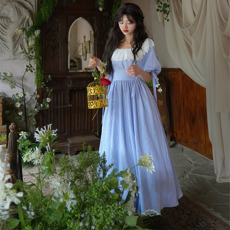 薄花色のお嬢様のロングワンピース