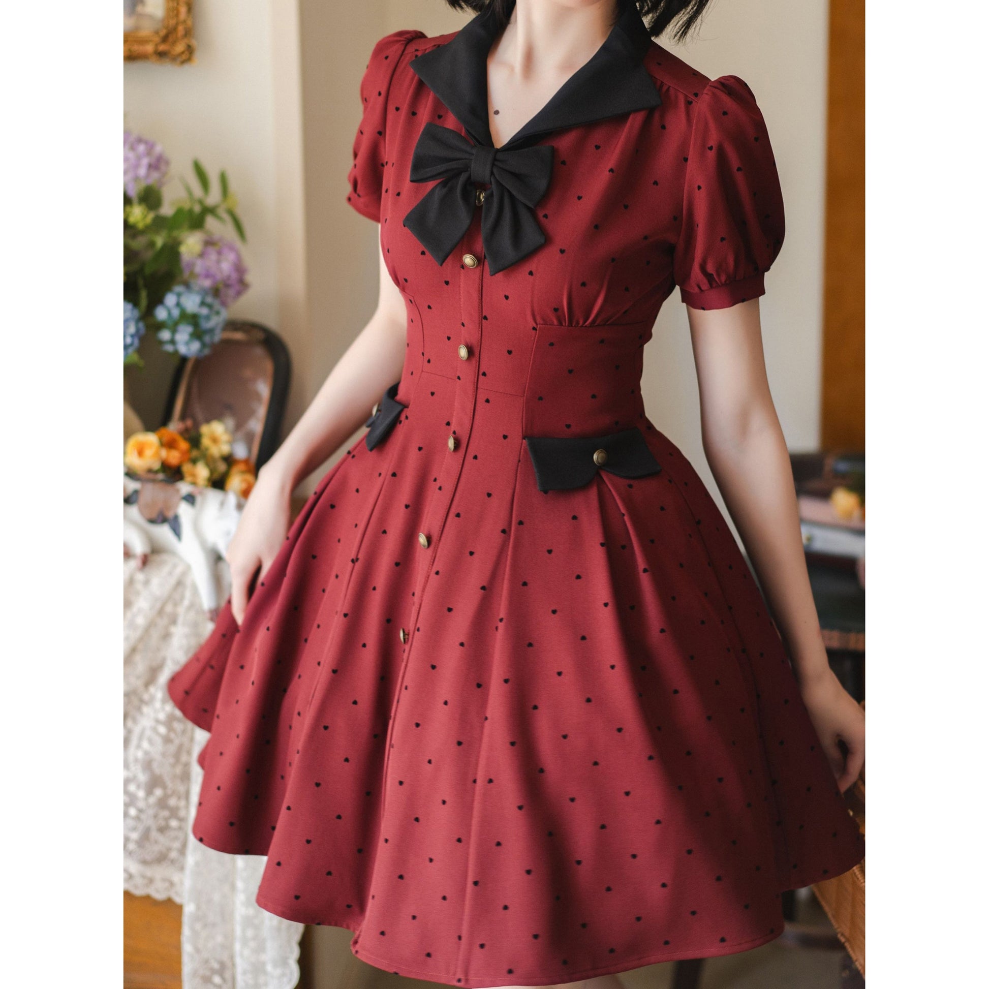 映画女優の水玉柄クラシカルワンピース - Madder Red