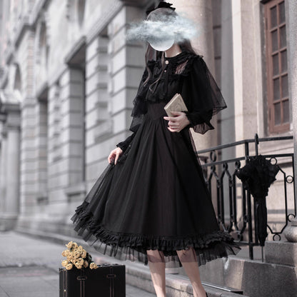 漆黒のお嬢様のチュールケープワンピース