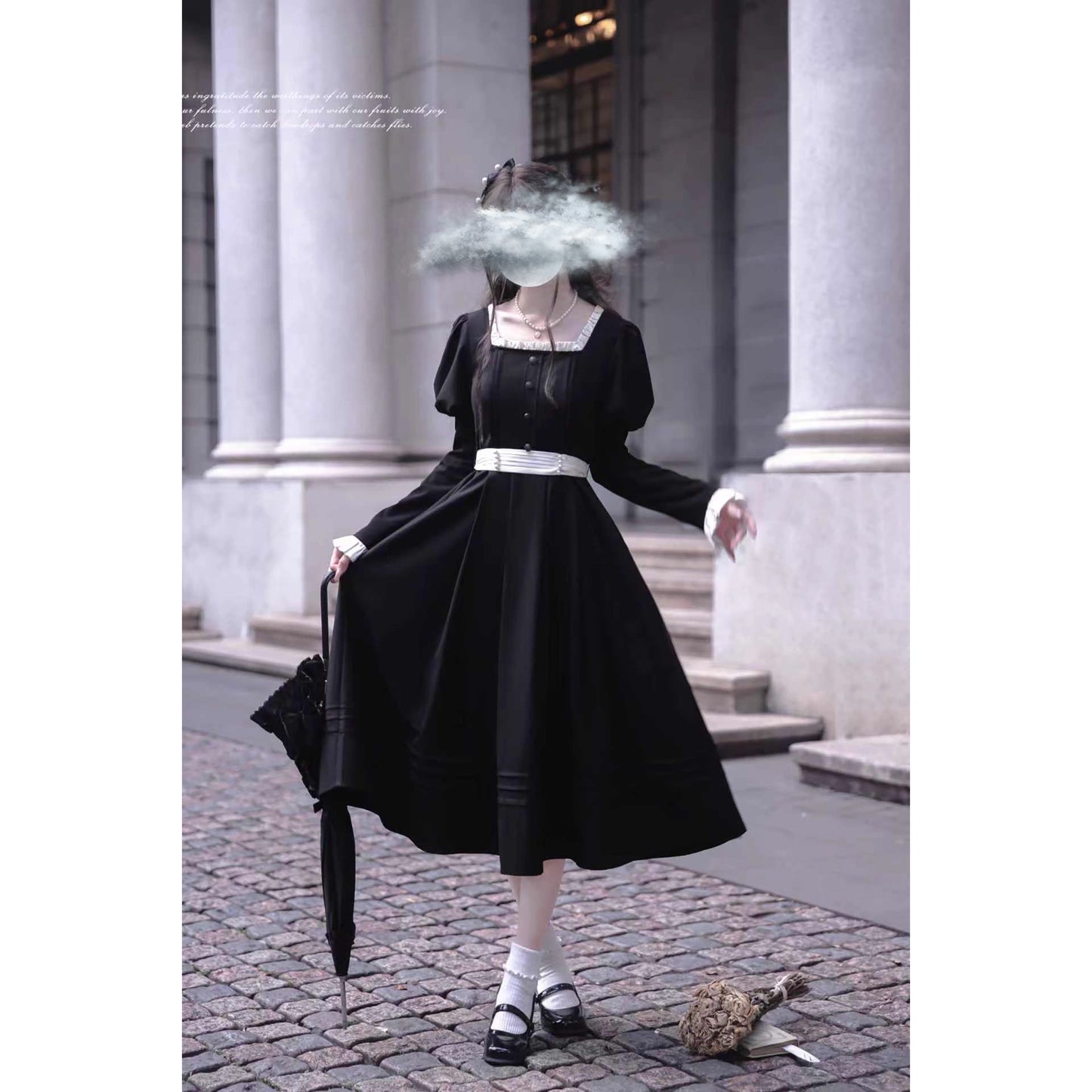 漆黒の舞踏会のクラシカルワンピース