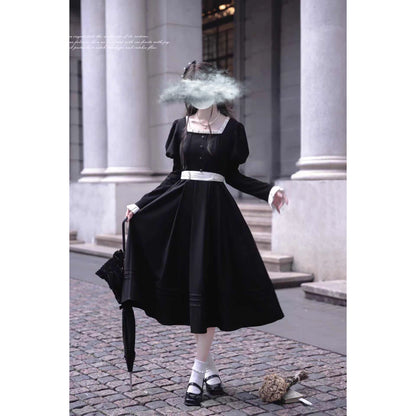 漆黒の舞踏会のクラシカルワンピース