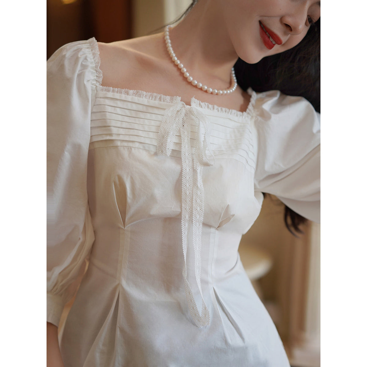 純白の貴婦人レトロトップス
