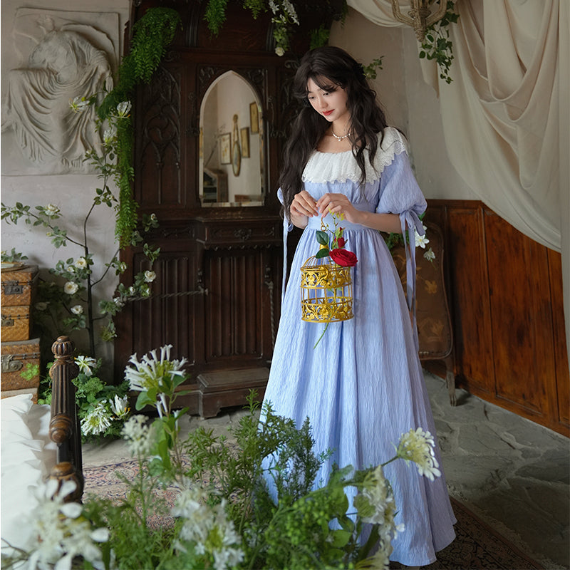 薄花色のお嬢様のロングワンピース