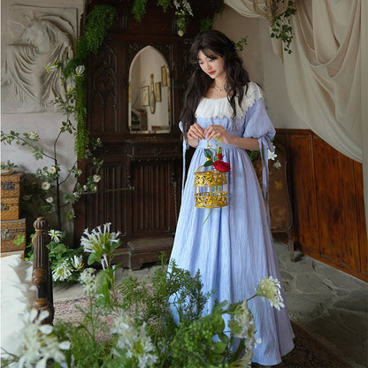 薄花色のお嬢様のロングワンピース