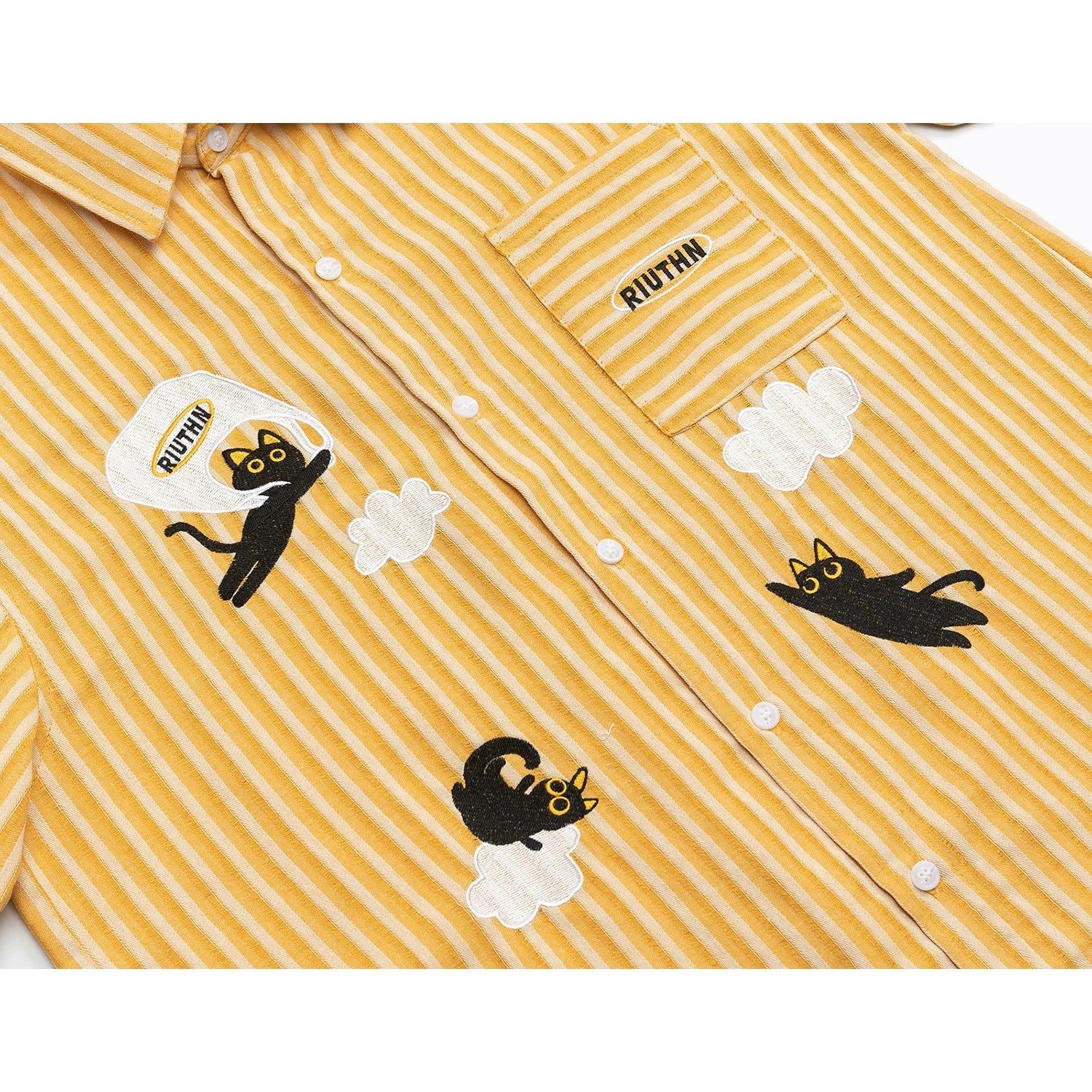 黒猫の刺繍ストライプシャツ