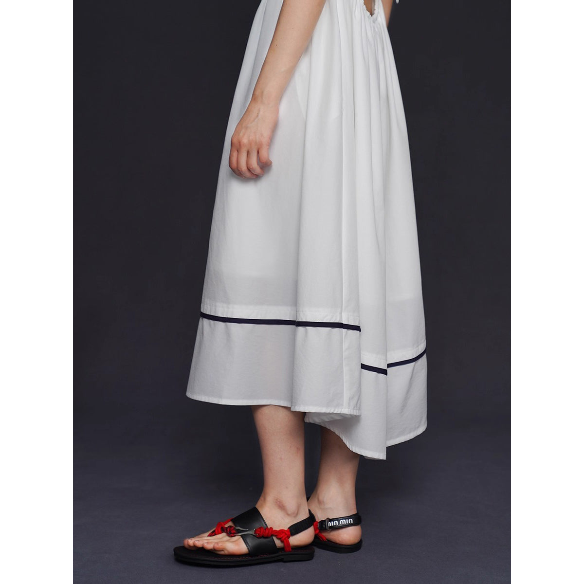 船乗り少女のセーラーワンピース