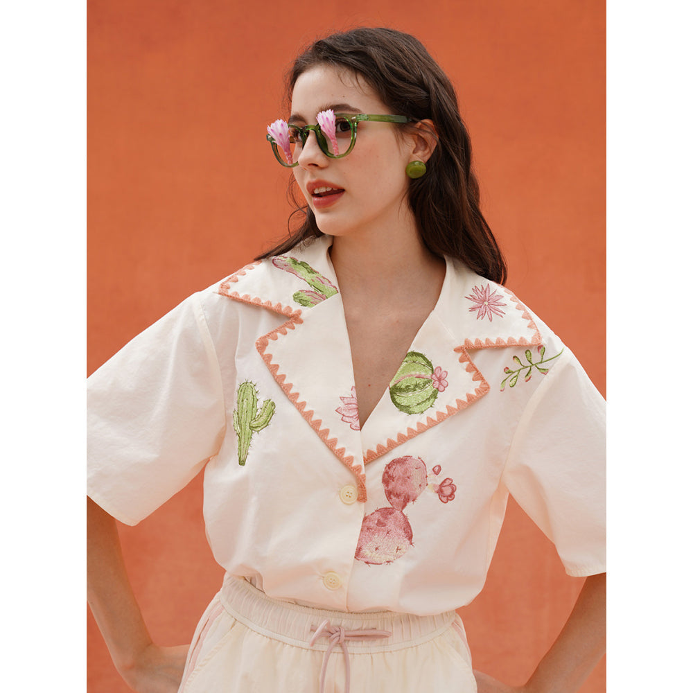 サボテンと花の刺繍レトロブラウス