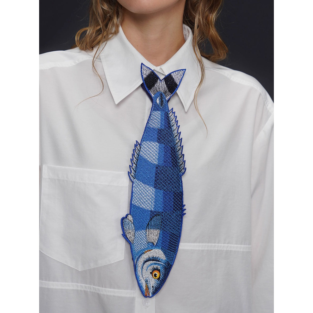 お魚の刺繍ネクタイ（ブルー）