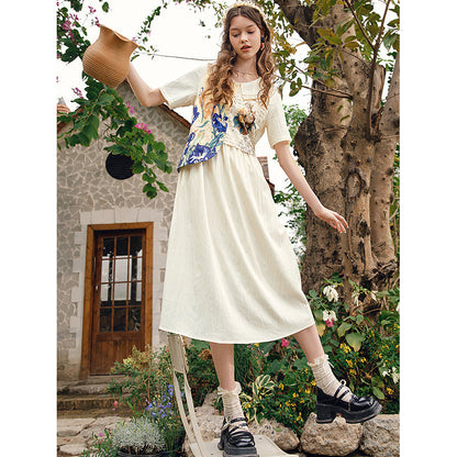 向日葵とアイリスのある花瓶と猫のワンピース