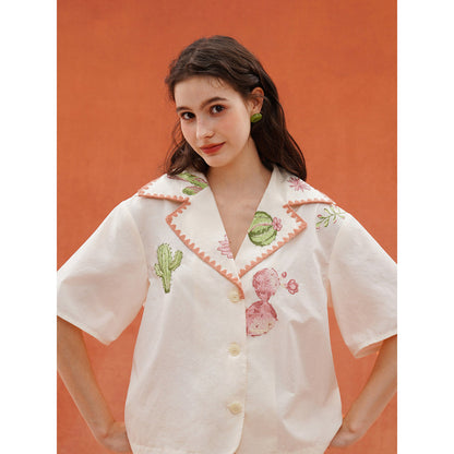 サボテンと花の刺繍レトロブラウス