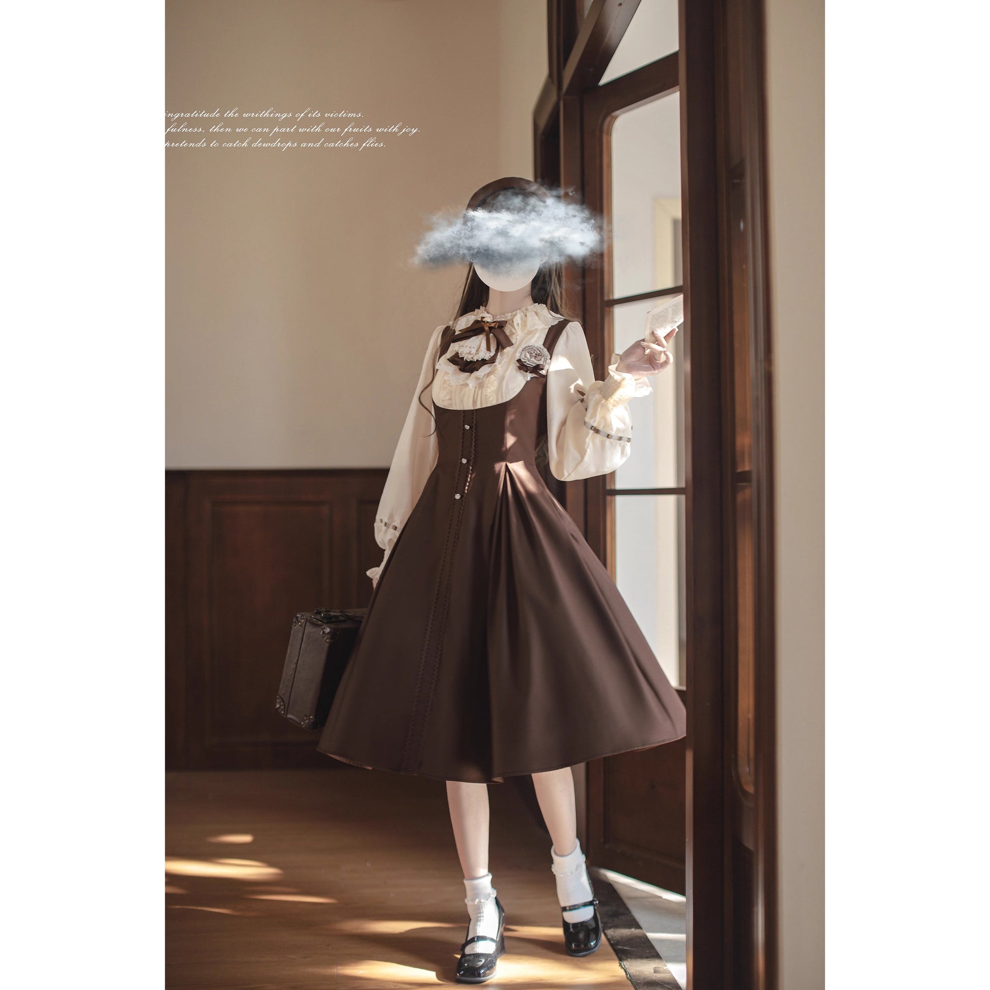 英国令嬢のクラシカルドッキングワンピースとケープ - Brown