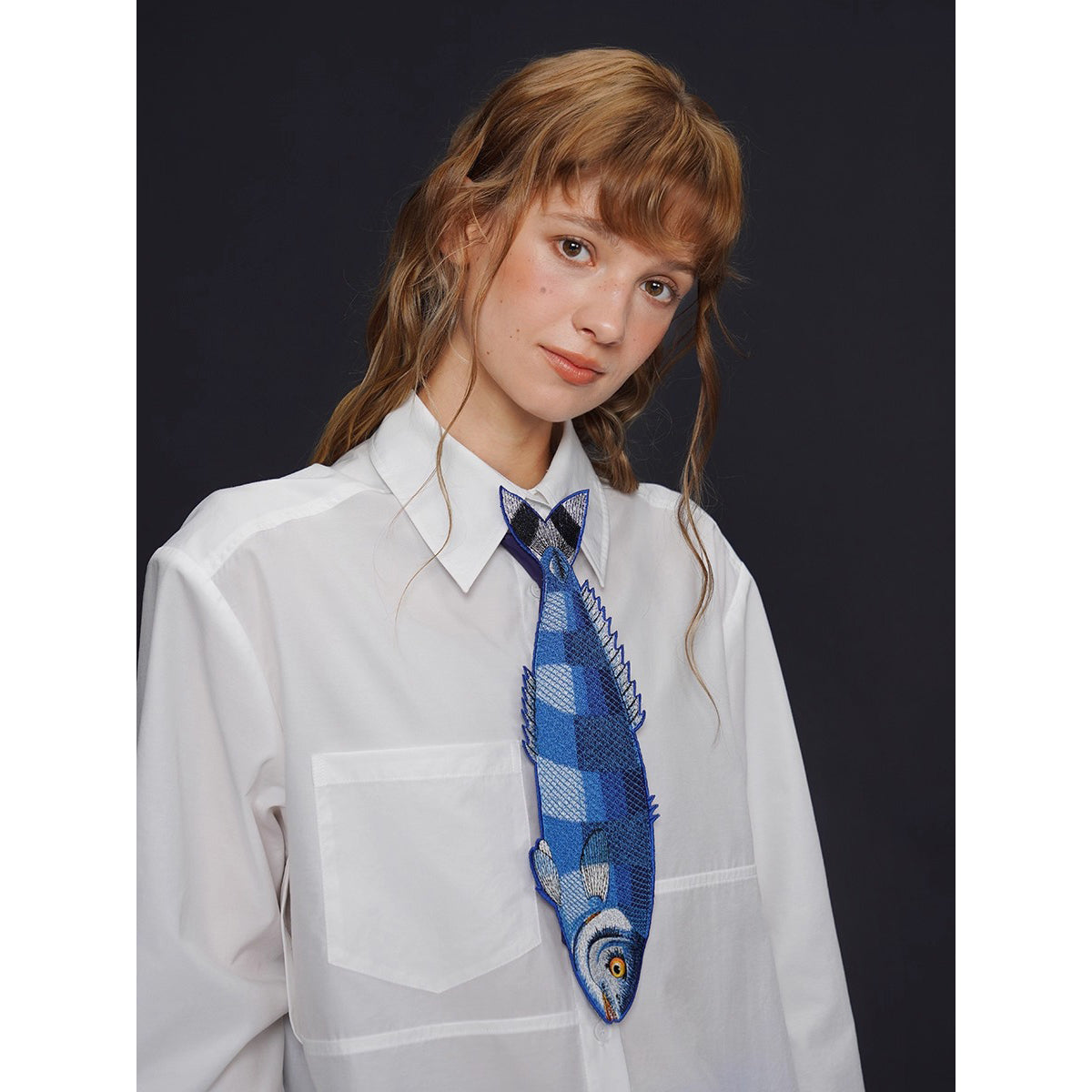 お魚の刺繍ネクタイ（ブルー）
