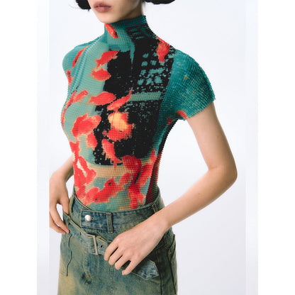 金魚の油彩画ハイネックトップス