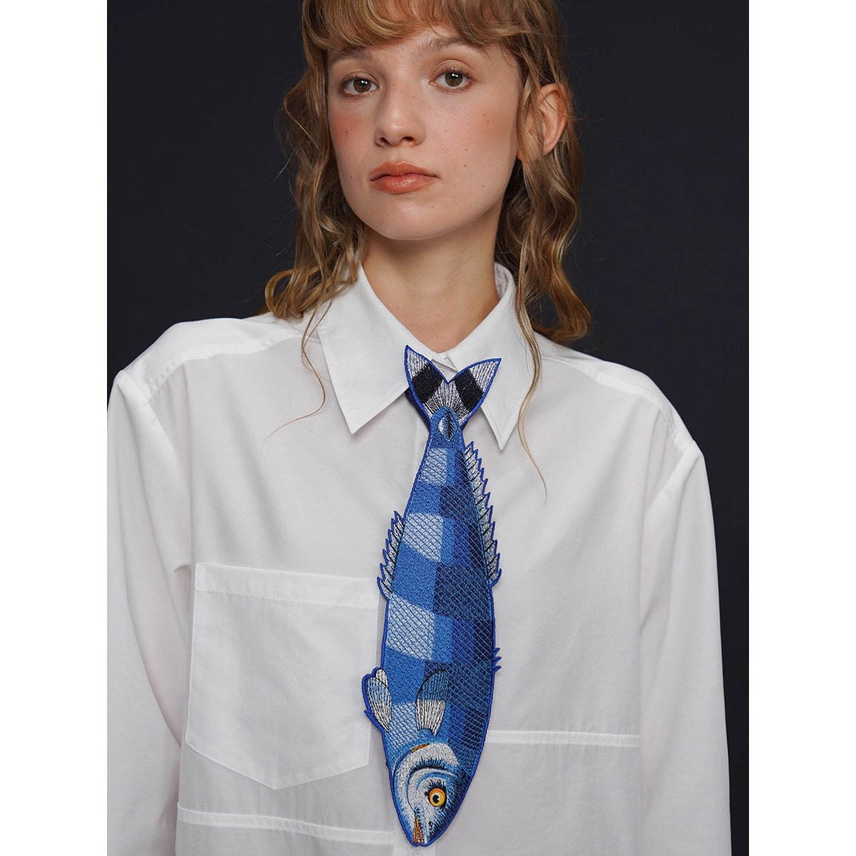 お魚の刺繍ネクタイ（ブルー）