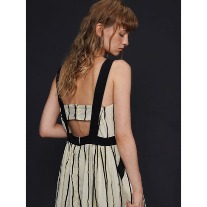 生成の縦縞ストライプワンピース