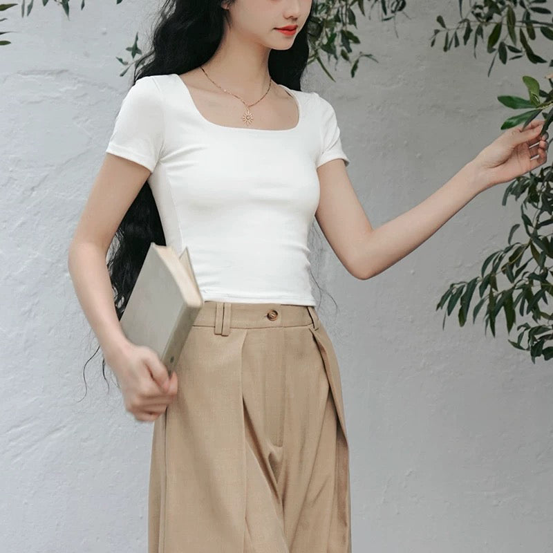 英国令嬢のフィットTシャツ