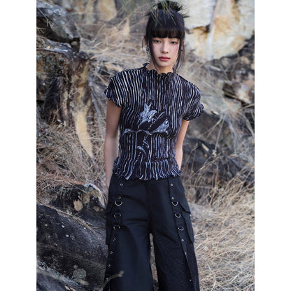 百合の花の水墨画ハイネックトップス