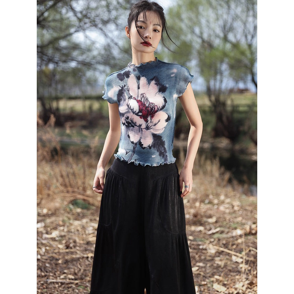 牡丹の花の墨彩画ハイネックトップス