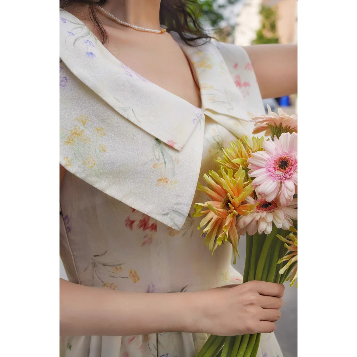 庭園の花水彩のクラシックワンピース