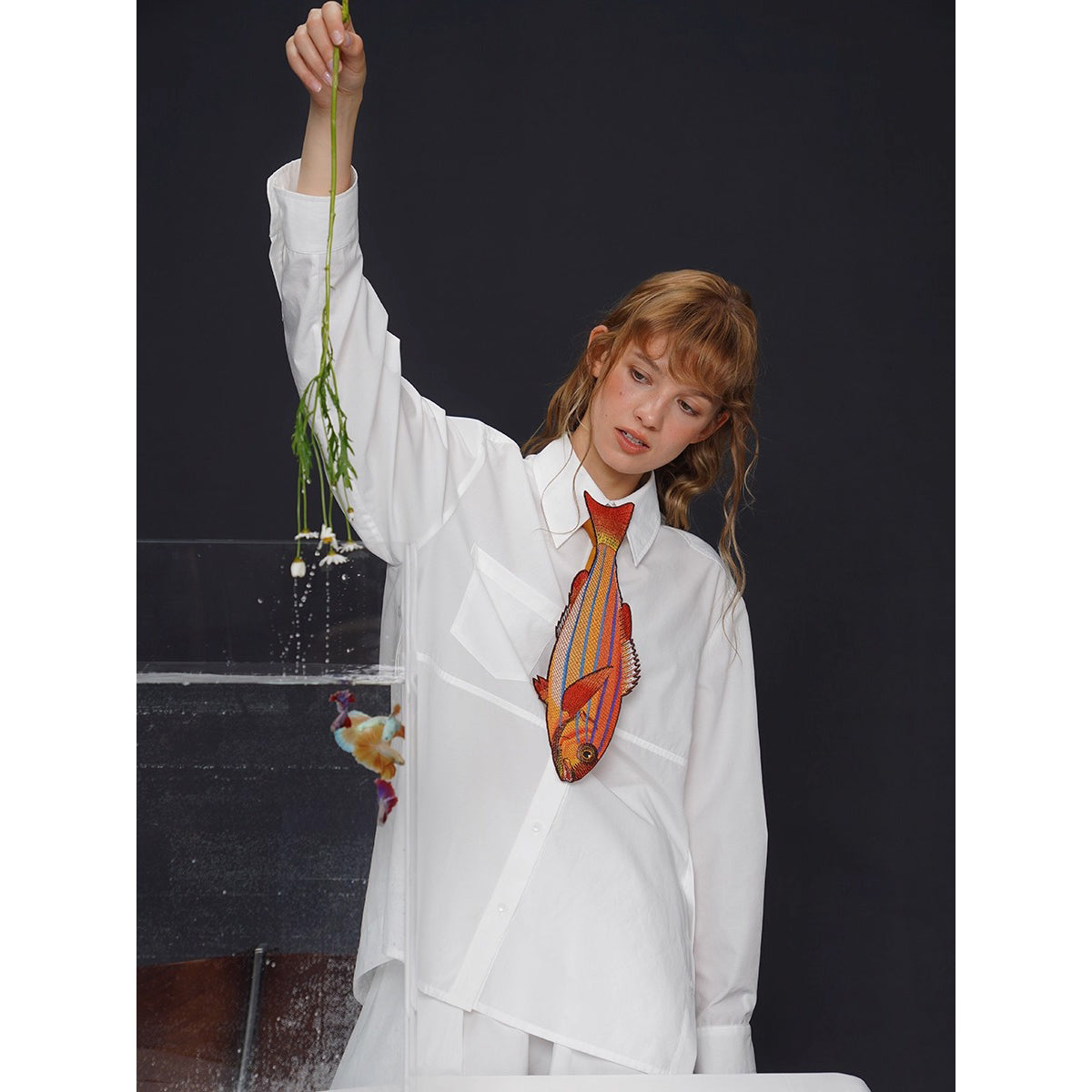 お魚の刺繍ネクタイ（オレンジ）