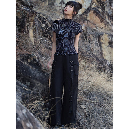 百合の花の水墨画ハイネックトップス