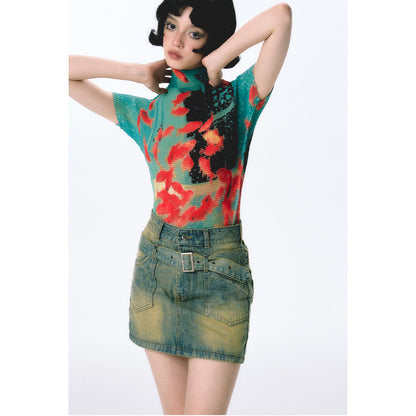 金魚の油彩画ハイネックトップス