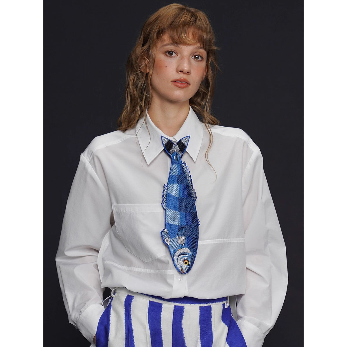 お魚の刺繍ネクタイ（ブルー）