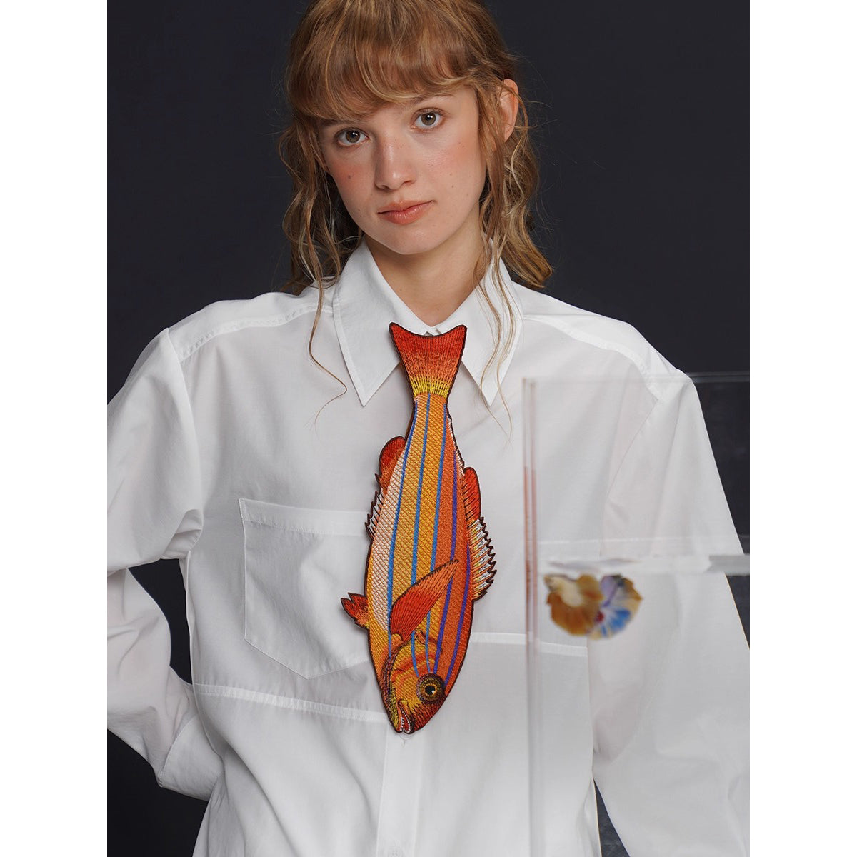 お魚の刺繍ネクタイ（オレンジ）