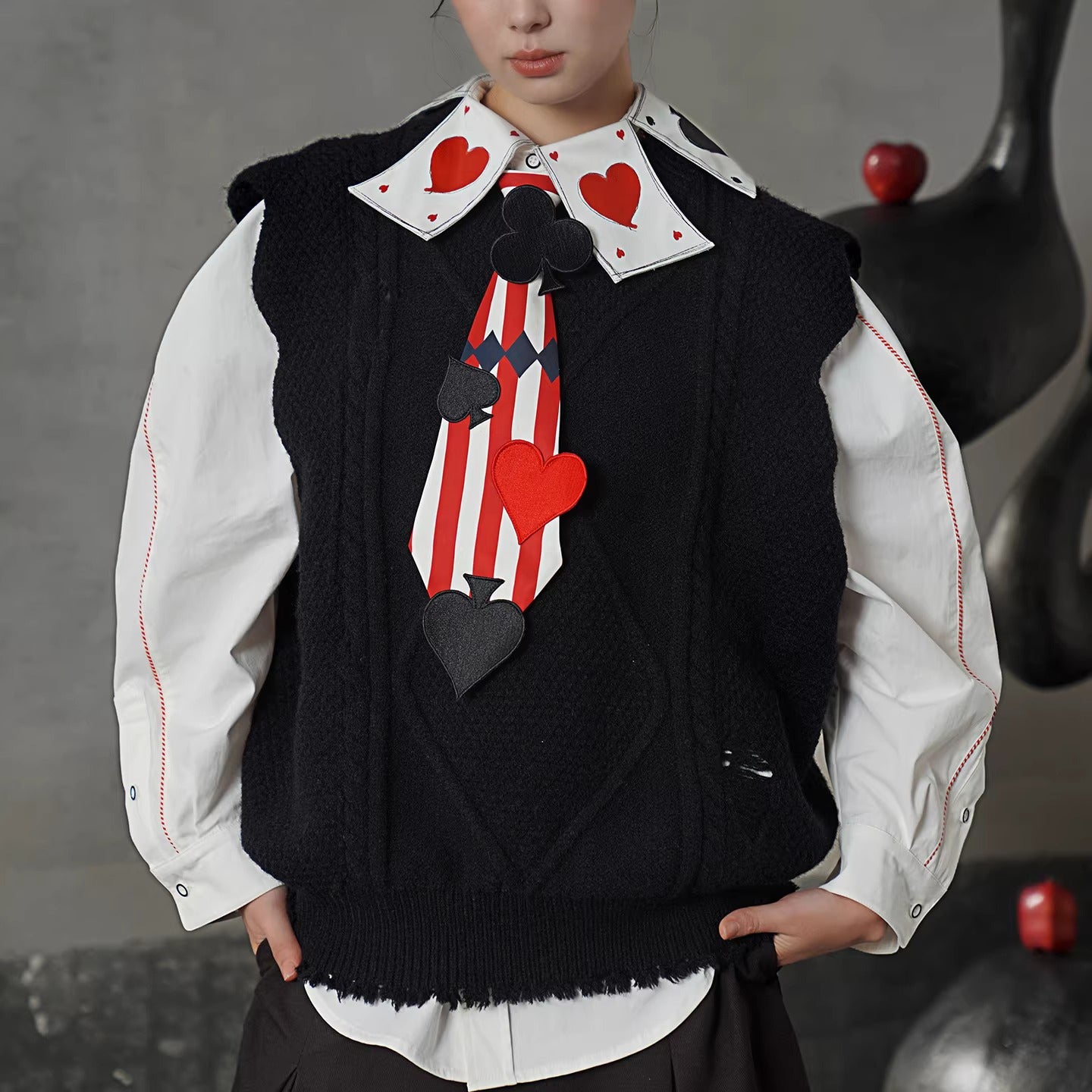 幾何学模様のニットベスト