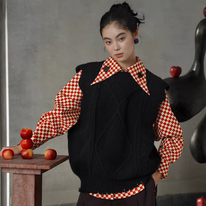 幾何学模様のニットベスト