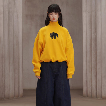 黒猫の刺繍ハイネックスウェット