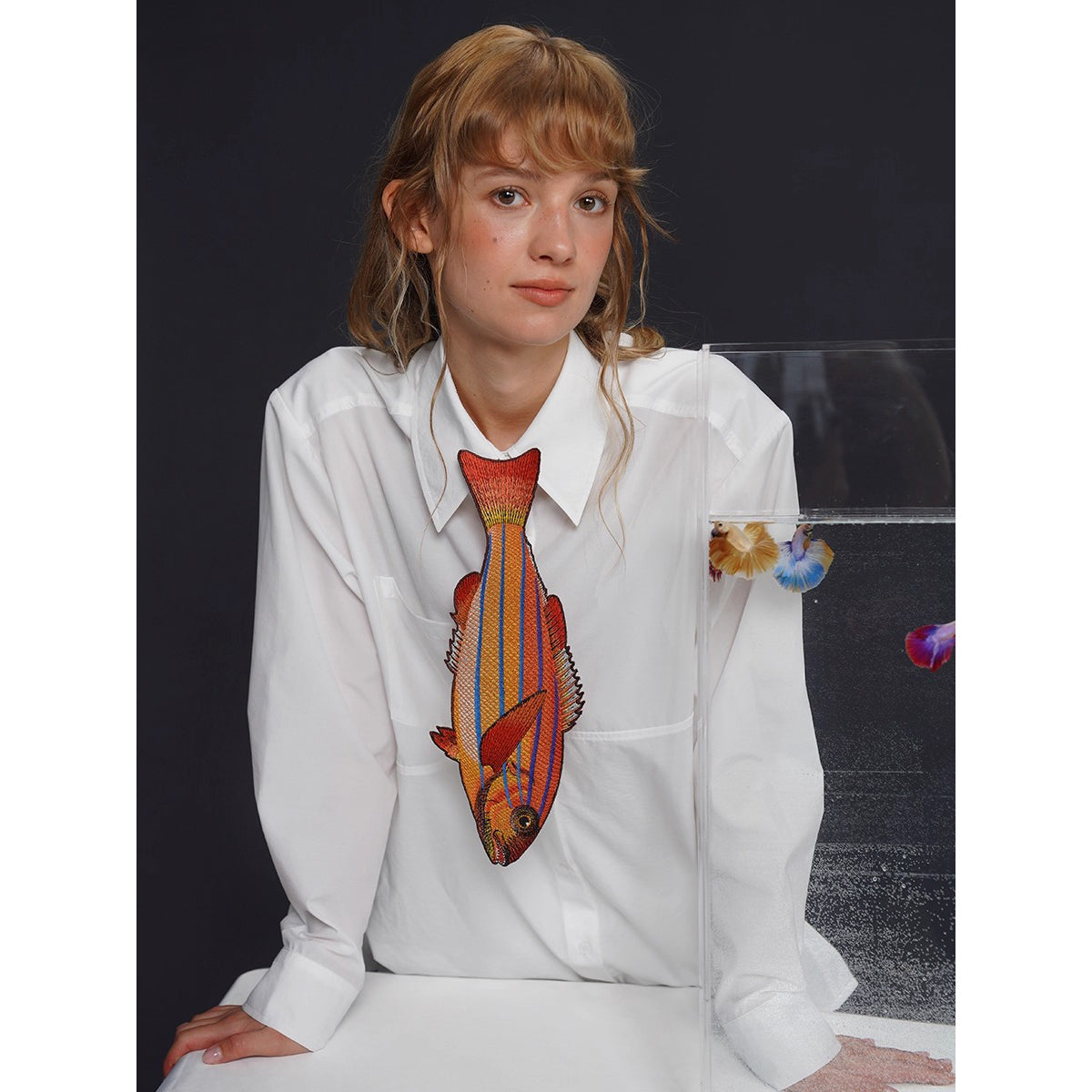 お魚の刺繍ネクタイ（オレンジ）