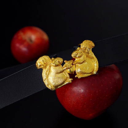 黄金のリスの留め具レザーベルト