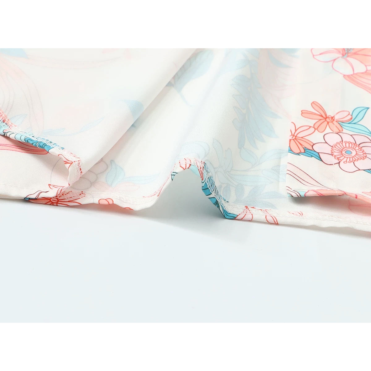 花と植物の挿絵シャツ - Light Blue / Flamingo Pink