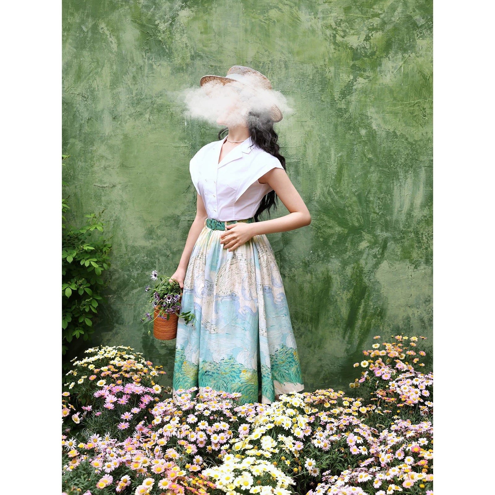 純白の貴婦人のクラシックブラウス