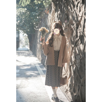 大正浪漫なお嬢様の羽織りとブラウスとスカート