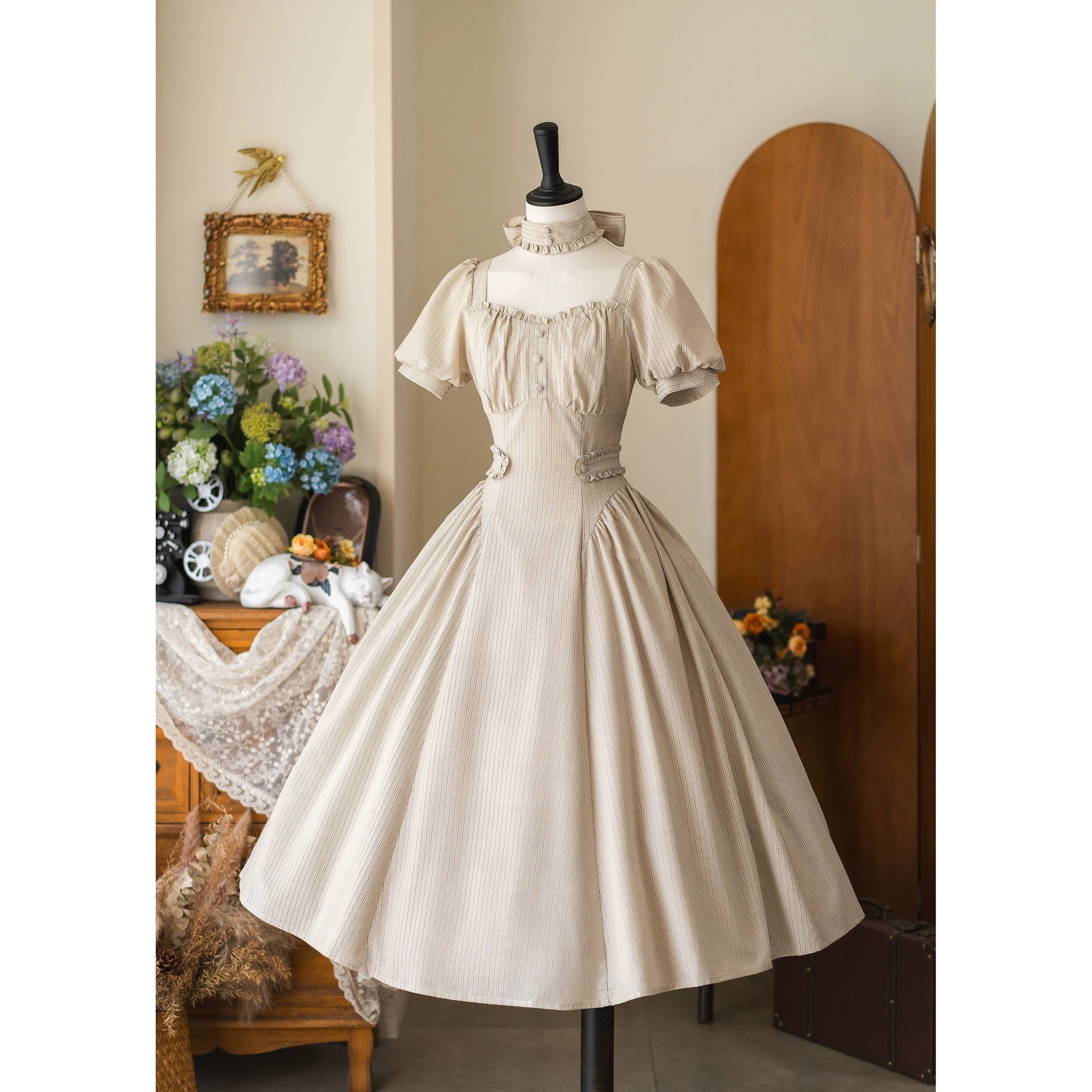 英国のお嬢様のクラシカルストライプワンピース - Sand Beige