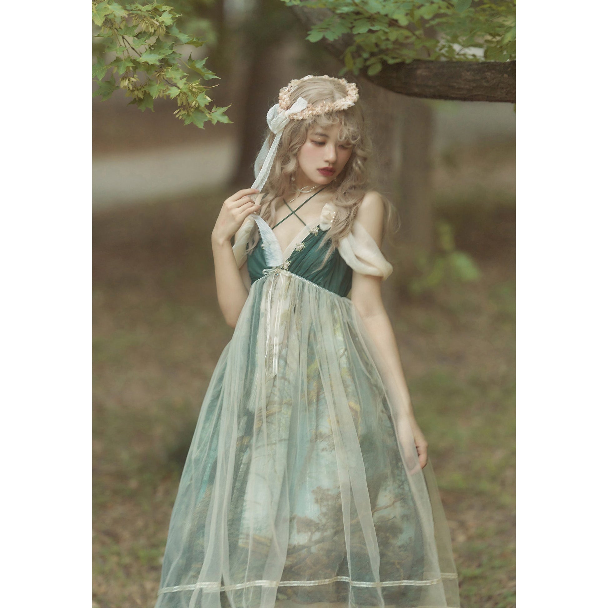 鬱蒼とした森の油彩画ジャンパースカート