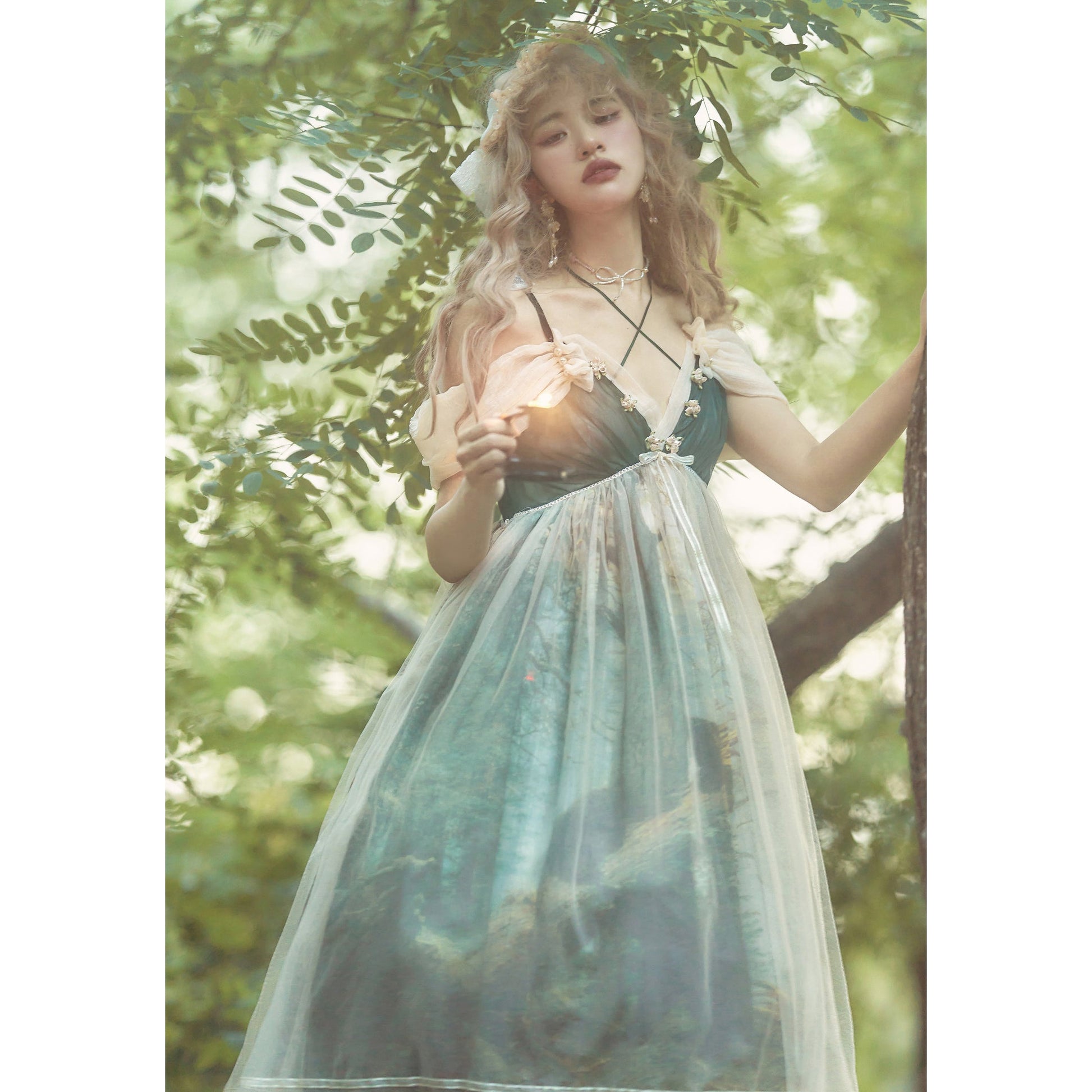 鬱蒼とした森の油彩画ジャンパースカート