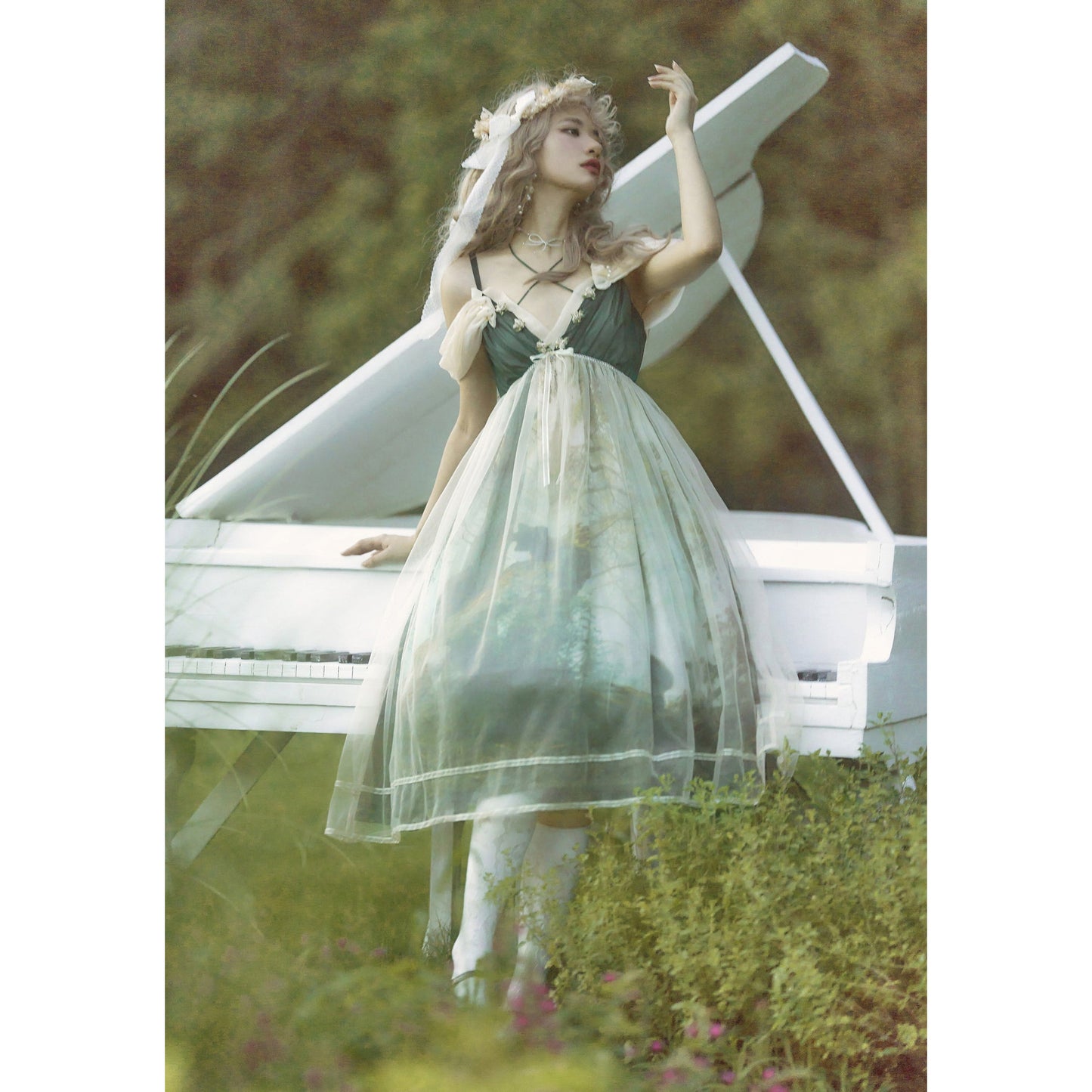 鬱蒼とした森の油彩画ジャンパースカート