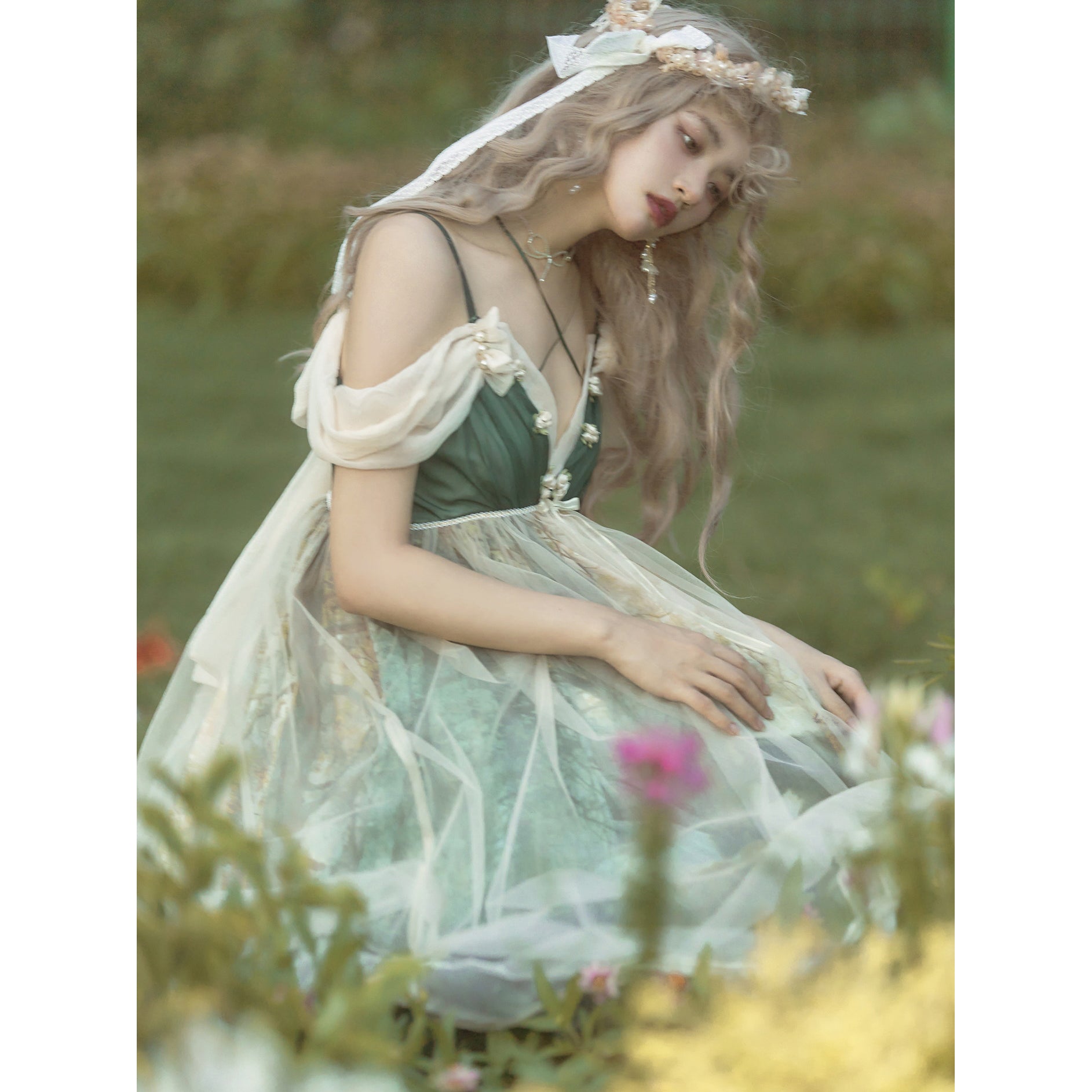 鬱蒼とした森の油彩画ジャンパースカート