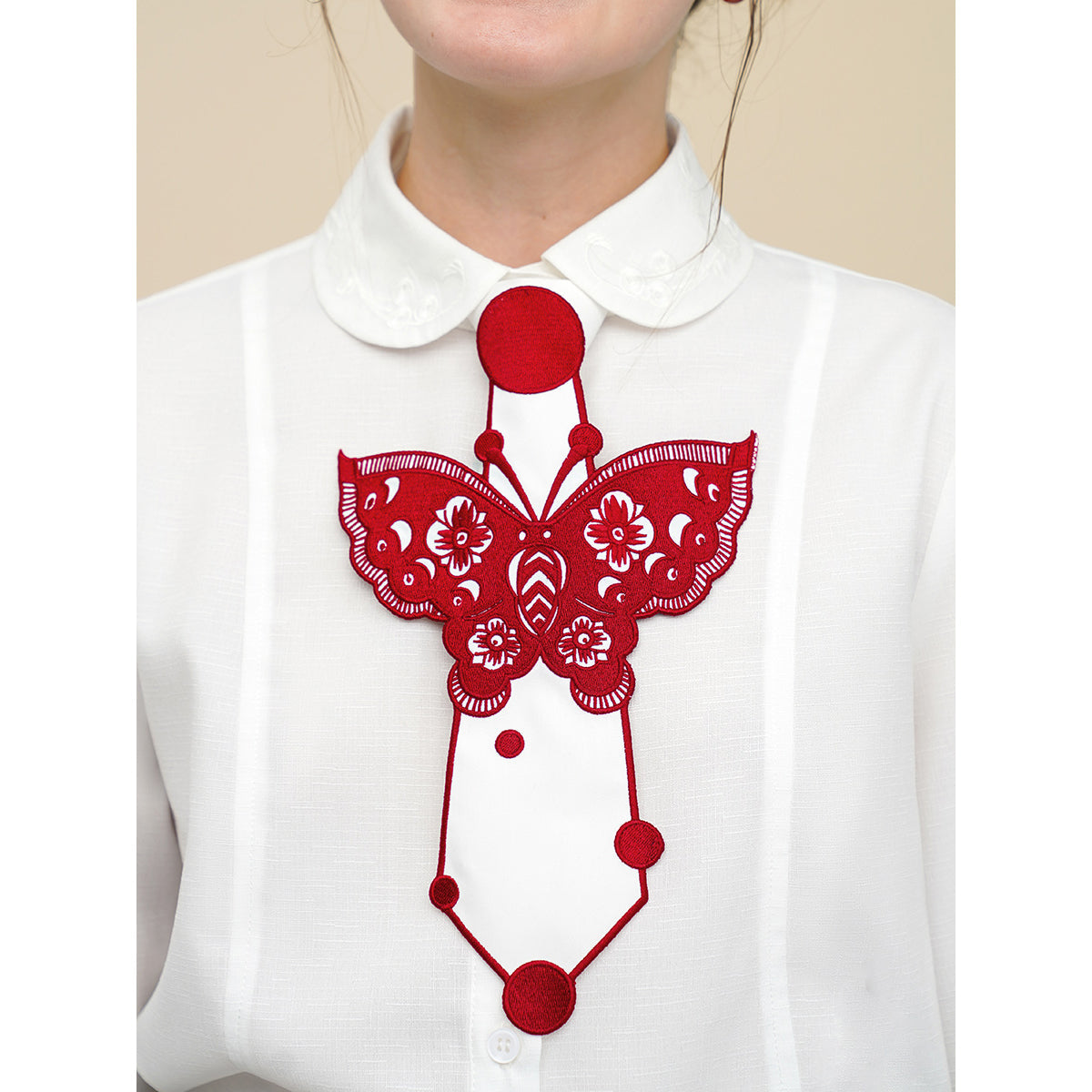 蝶々の刺繍ネクタイ