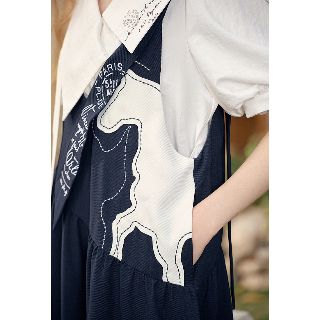 馬の石膏像の刺繍サロペットパンツ