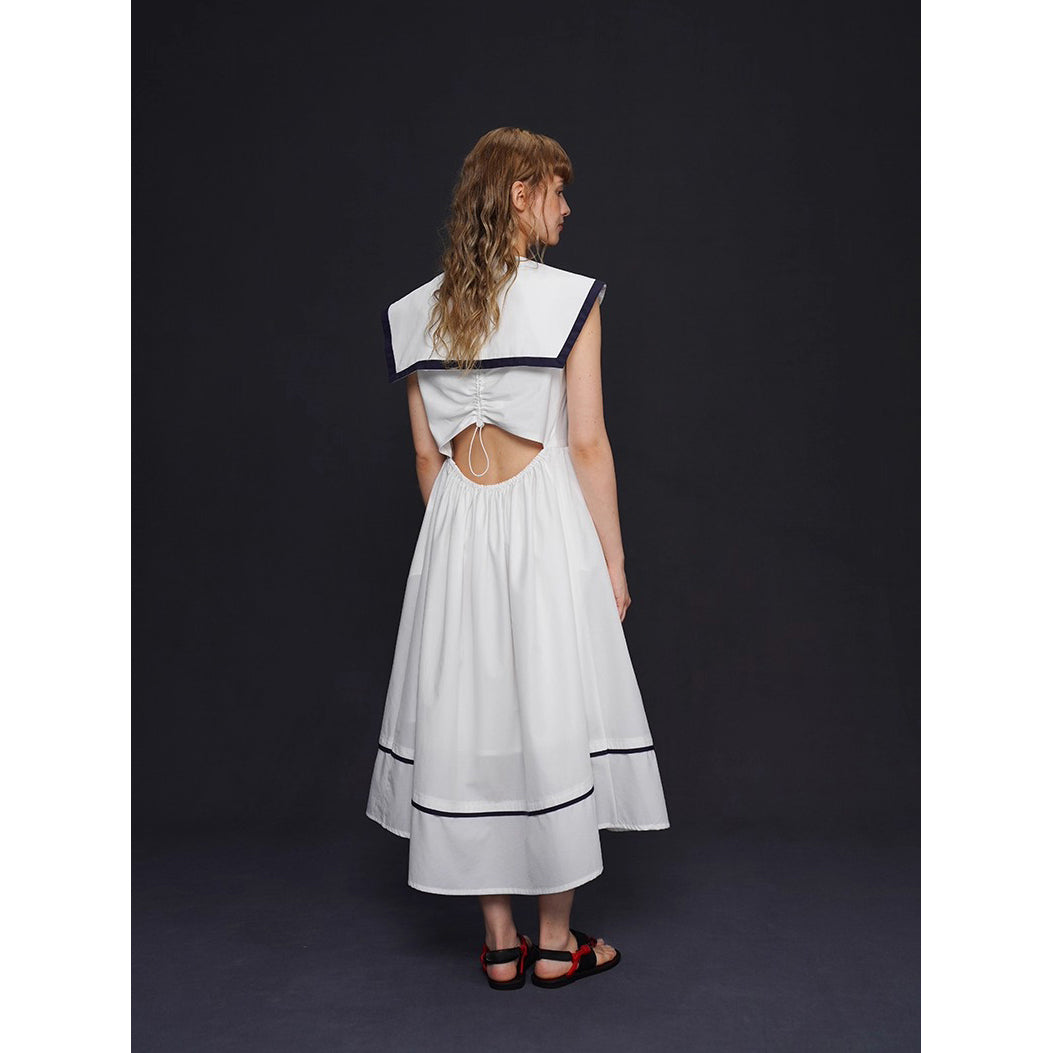 船乗り少女のセーラーワンピース