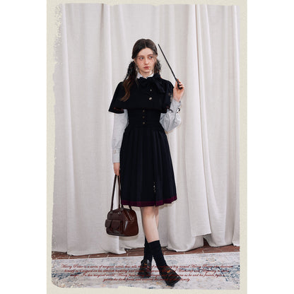 魔法学校の刺繍ジャンパースカートとショートケープ