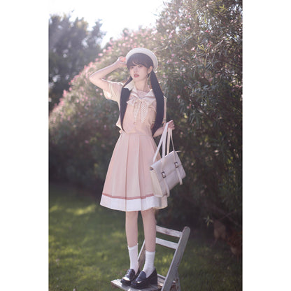 桜色のお嬢様の文学セーラーブラウスとプリーツスカート